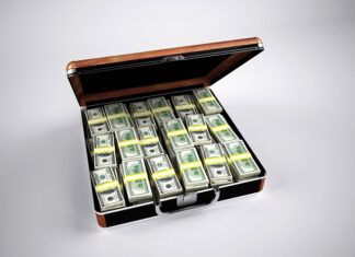 Ile osób w Polsce ma milion złotych? Ile osób w Polsce ma milion złotych?